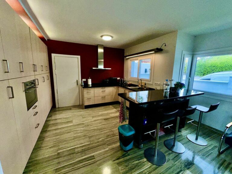 da34181918bedc8a3334088453512d31 - 5