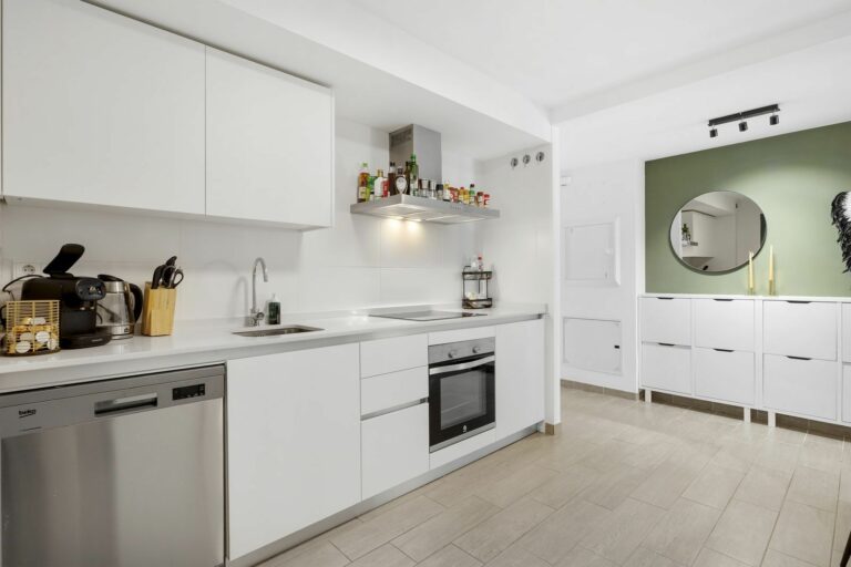 dc0eb815b2f9ee1d708171823185c6f6 - 12