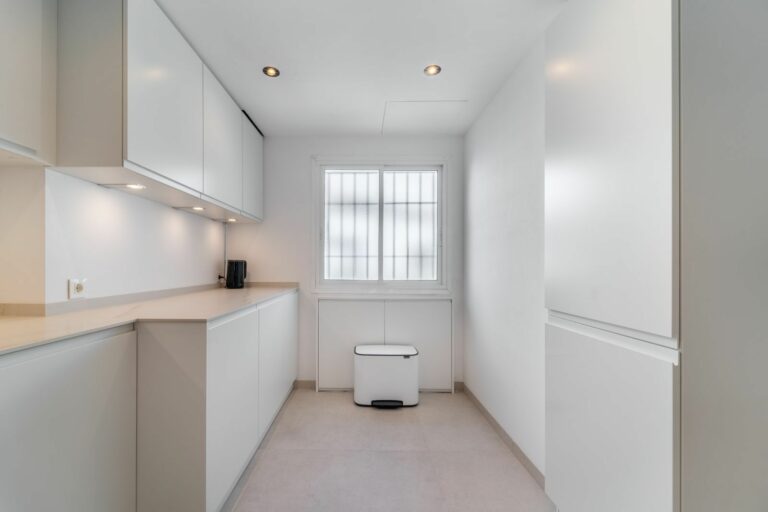 dc79d2629c8e72276bf95bbb5efa7e5e - 12