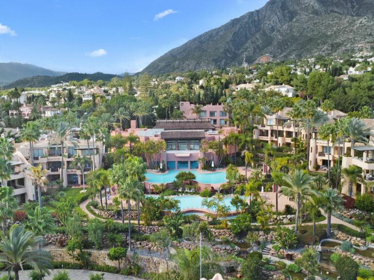 dc830840a0c89d8eca481f2143e73671 - 1