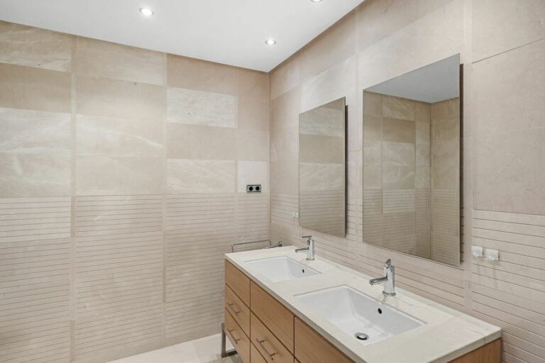 dc830840a0c89d8eca481f2143e73671 - 12