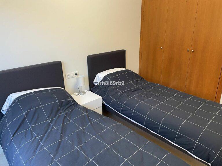 deec707f1a381ffdaee26ffb59f8d3f0 - 13