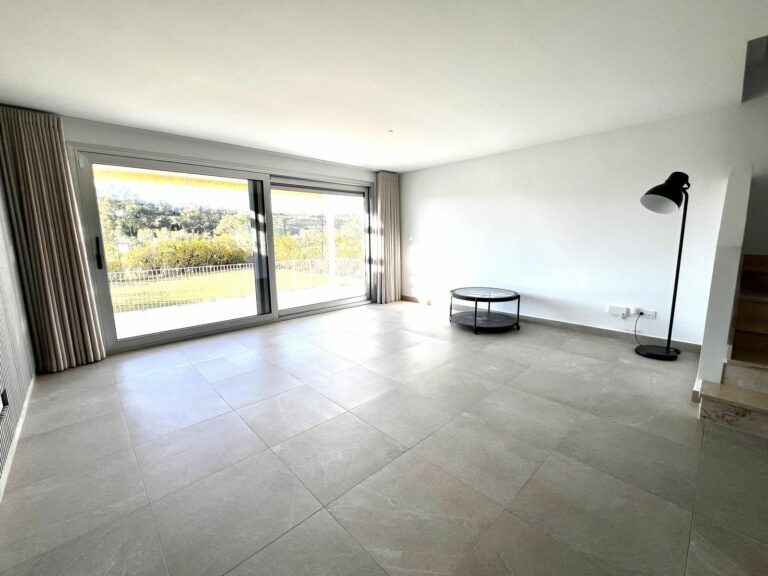 e085c1b42259c558d3b374c5896ee564 - 12