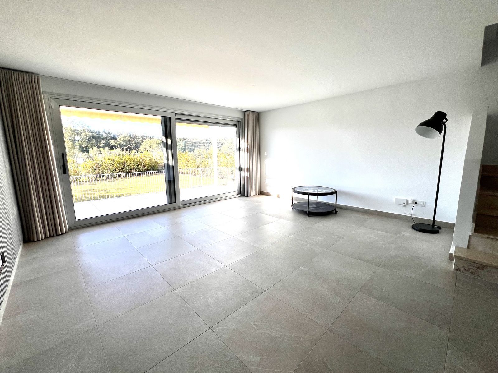 e085c1b42259c558d3b374c5896ee564 - 12