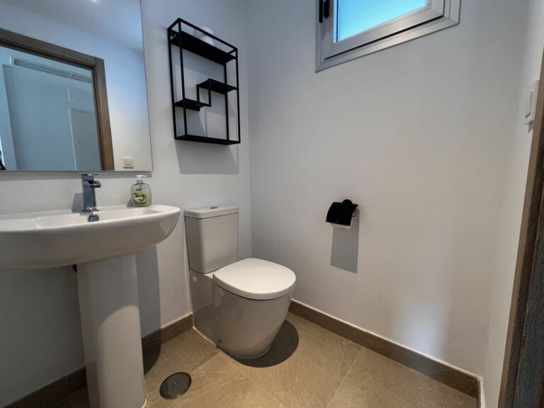 e085c1b42259c558d3b374c5896ee564 - 14