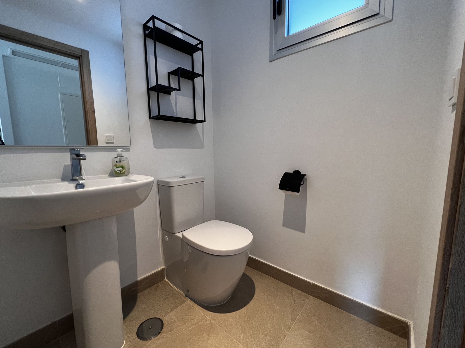 e085c1b42259c558d3b374c5896ee564 - 14