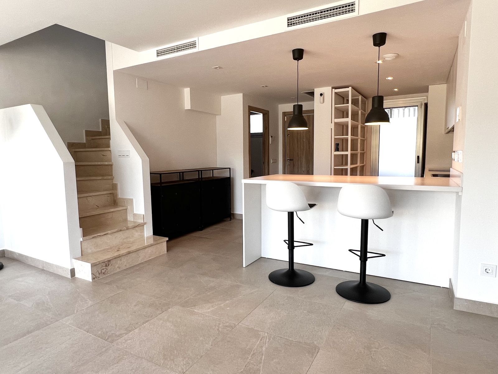 e085c1b42259c558d3b374c5896ee564 - 3