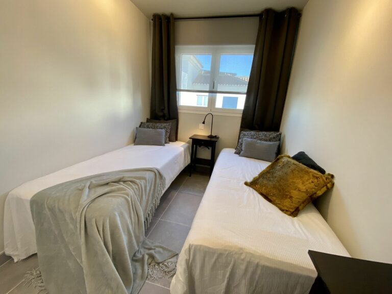 e10d0c76df4b679717d28d14fdc61acb - 5