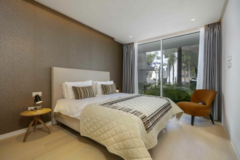 e1e078c9423291aea7a2314e70d9841c - 16