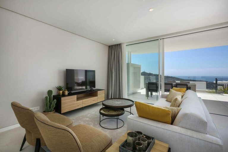 e1e078c9423291aea7a2314e70d9841c - 6