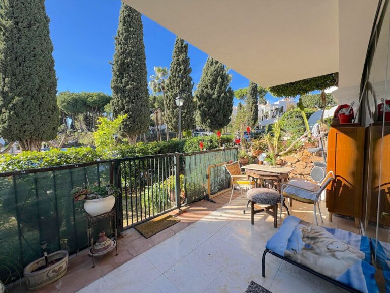 e2a29b2e43b4b4bd118dfbef7a9040fe - 2