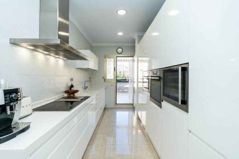 e4ae23fe7ac6b3792422d4185c366e1b - 2