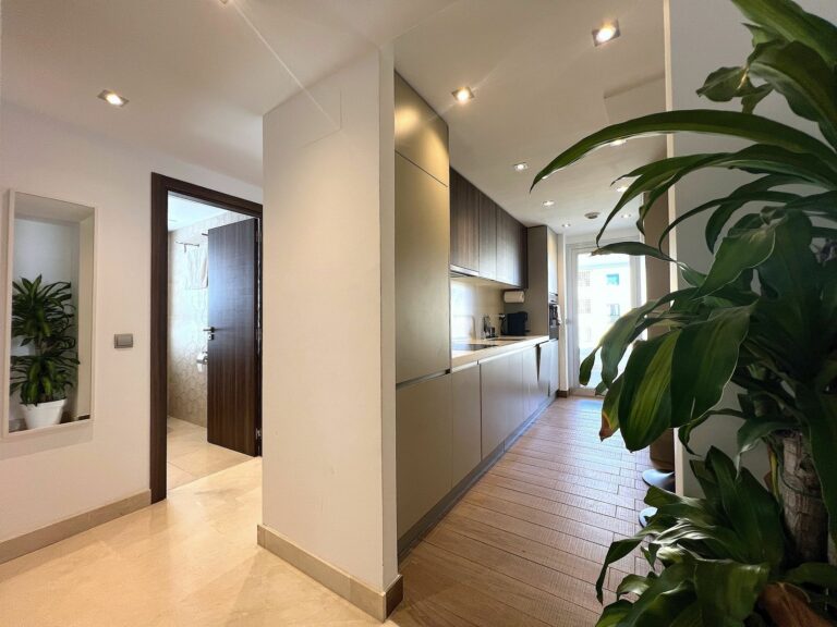 e4ecbf64e1b386066e3704fefaa5f004 - 11