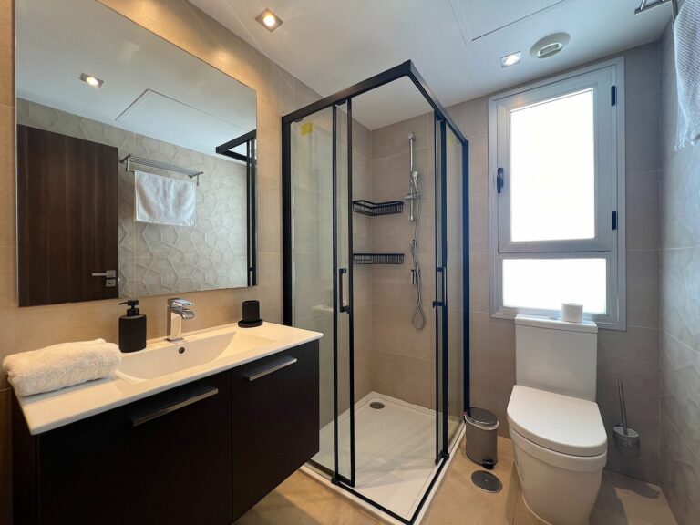 e4ecbf64e1b386066e3704fefaa5f004 - 15