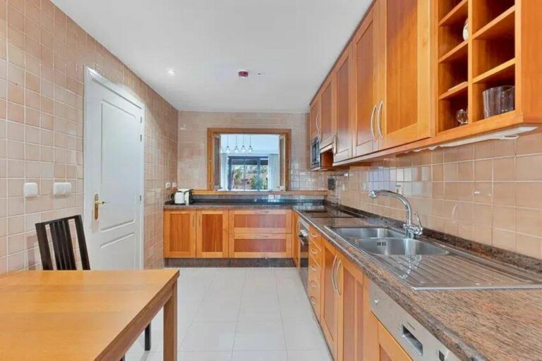 e581ae3dbdc1ccb53f72ced9648411c7 - 13