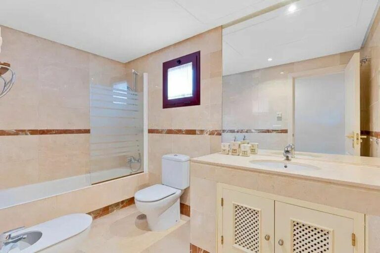 e581ae3dbdc1ccb53f72ced9648411c7 - 16