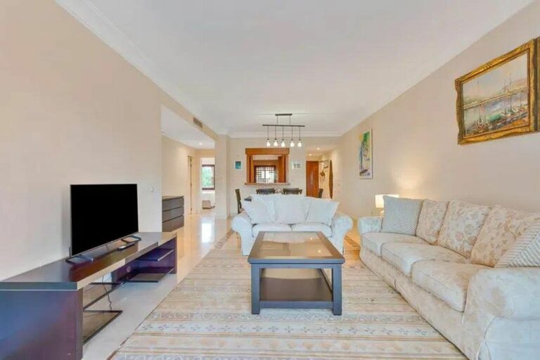 e581ae3dbdc1ccb53f72ced9648411c7 - 4