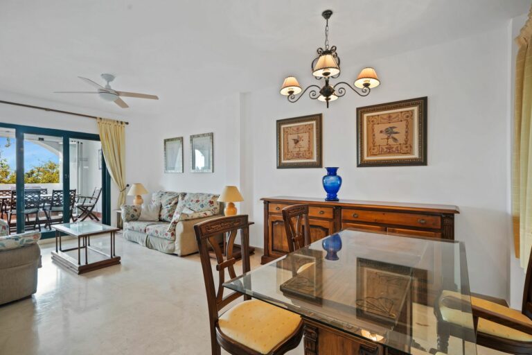 e7b0c9543755d8b72c48a09e1a8d0e01 - 16