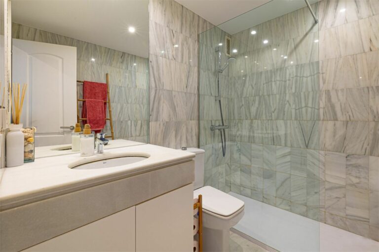 e7cbc6155ddbdf54f9a3739c1c341206 - 12