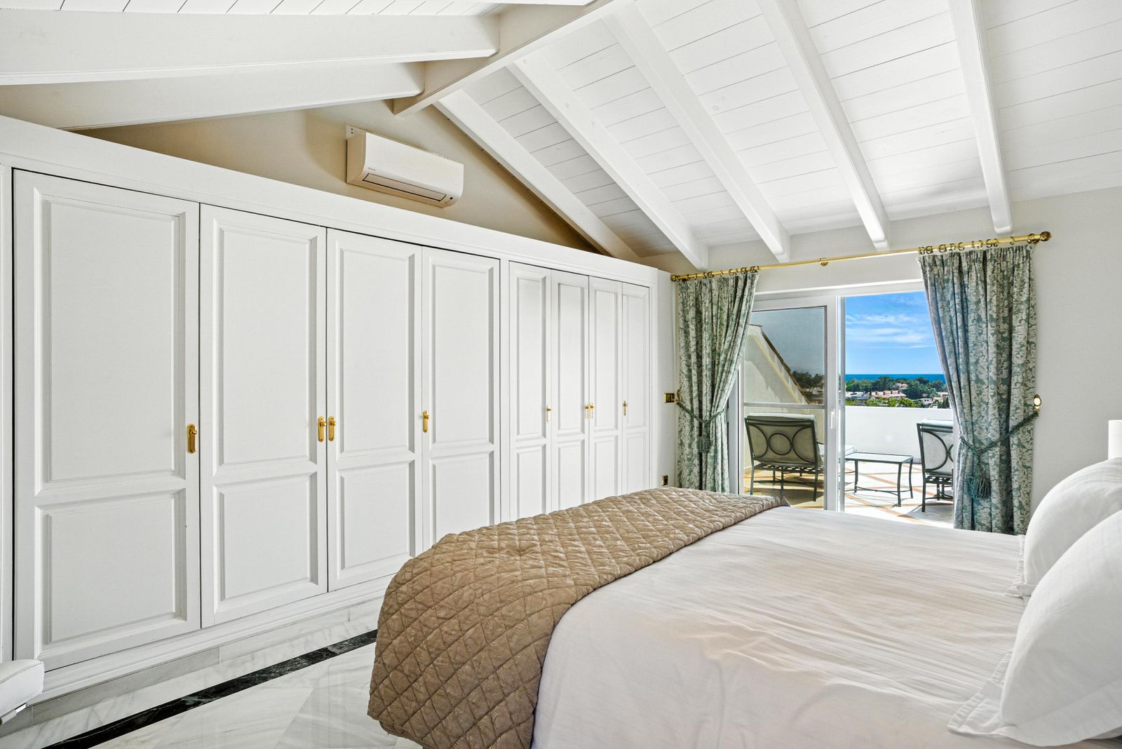 e918332c34b426d02e9c18df259fdff2 - 6