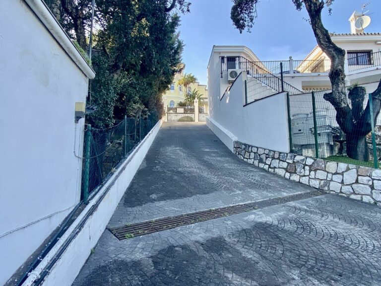 eae2d064a5443deb7b2f780db8fe207e - 13