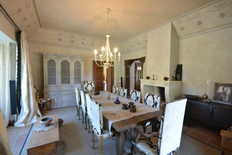 eb19e9ed1582f5aceeae9b1008b6d8e6 - 16