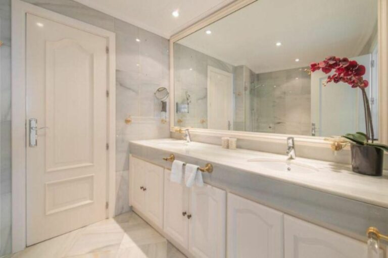 ebc26f59039c1f2b087aedae69e1b756 - 14