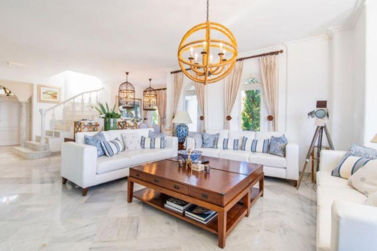 ebc26f59039c1f2b087aedae69e1b756 - 2