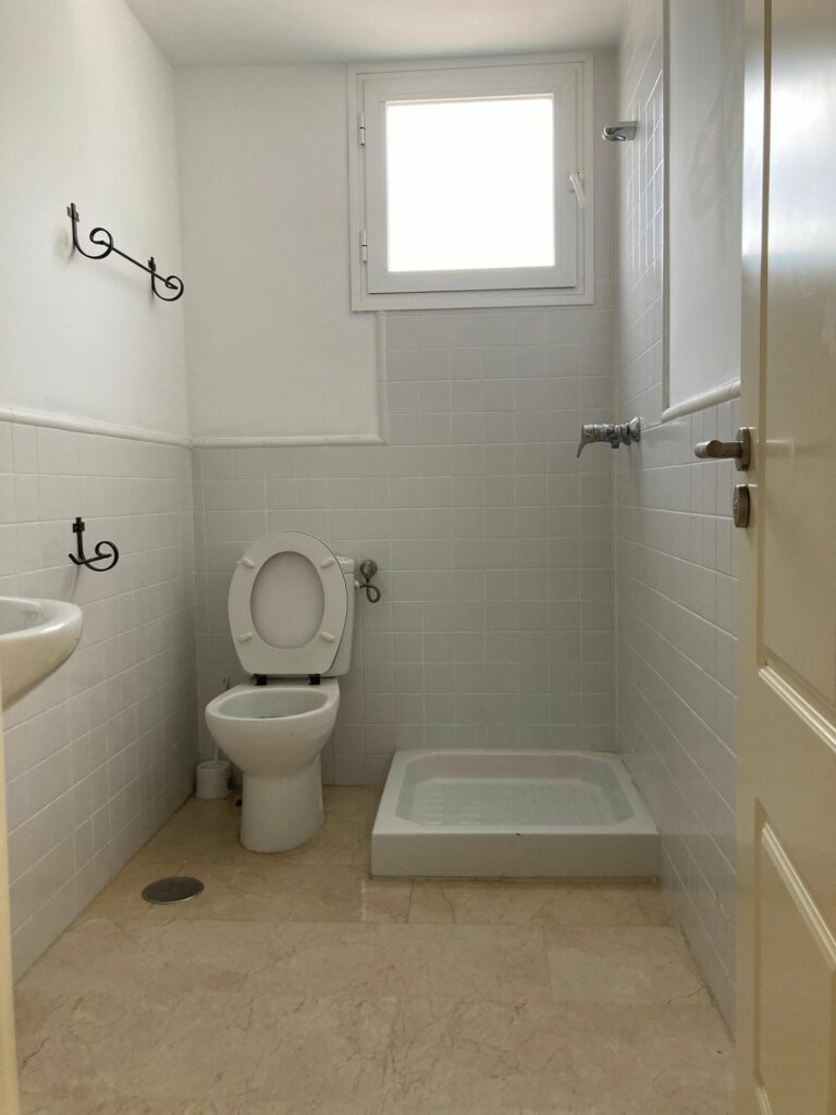 ecc8bf9cde5478c82c03d8844cc9e2f0 - 16