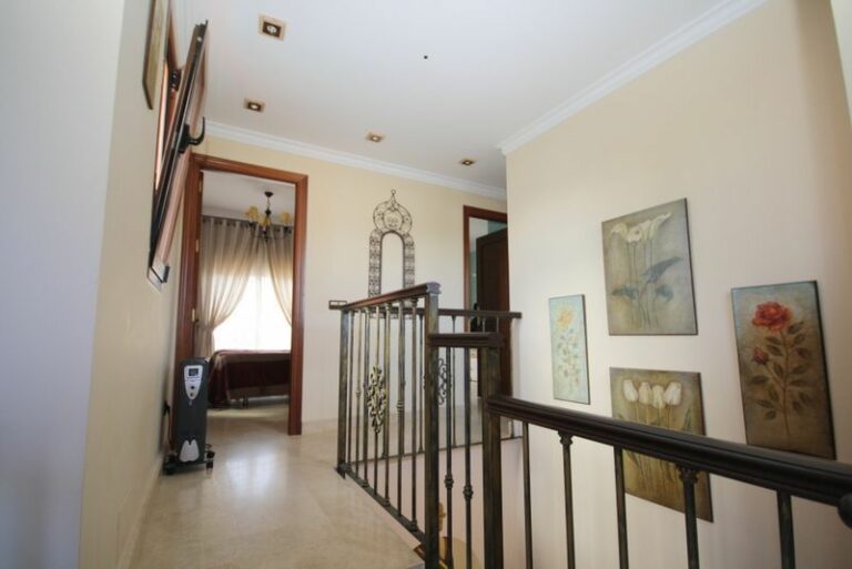 eccc175d4e3841be3747a74891166fe6 - 14