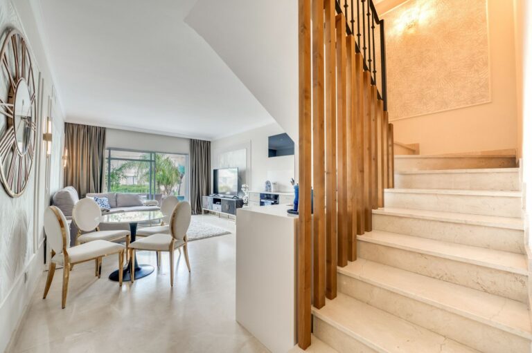 ed0dfe7b8e9cba26f9ac9b44381ea55d - 10