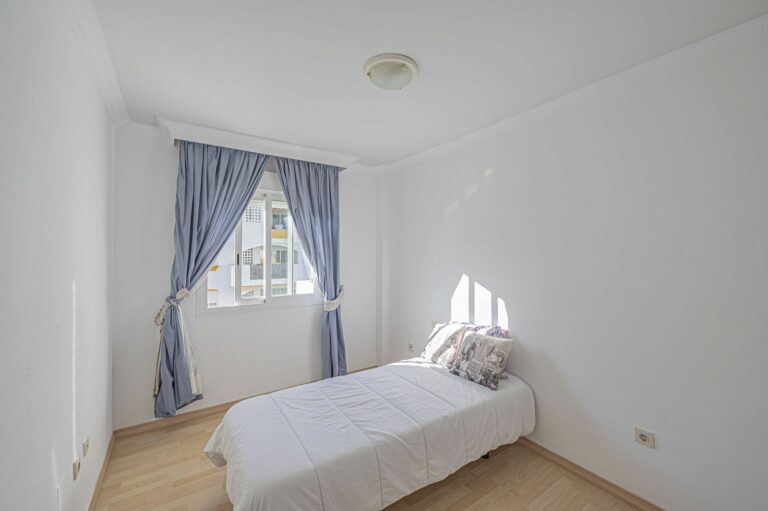 ed1186fd493b80b96339135d1bf1aa1e - 12