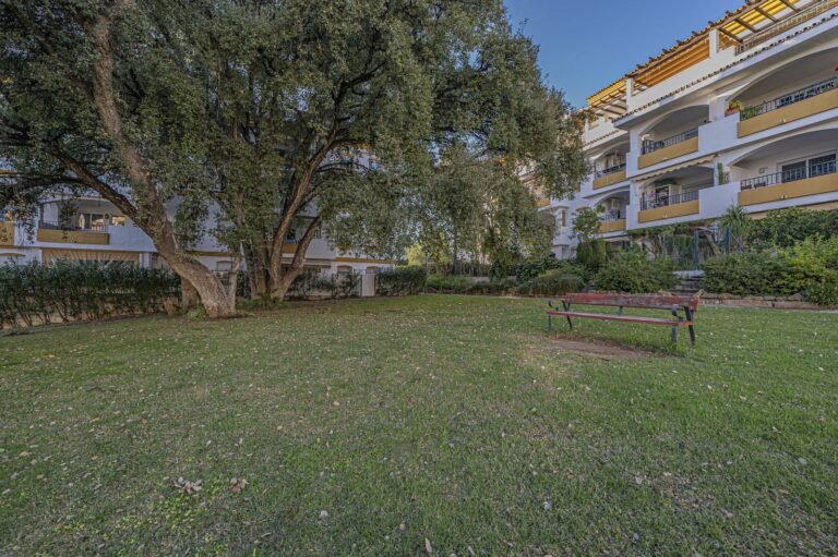 ed1186fd493b80b96339135d1bf1aa1e - 13