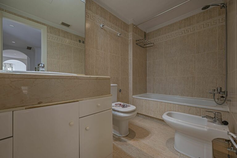 ed1186fd493b80b96339135d1bf1aa1e - 14