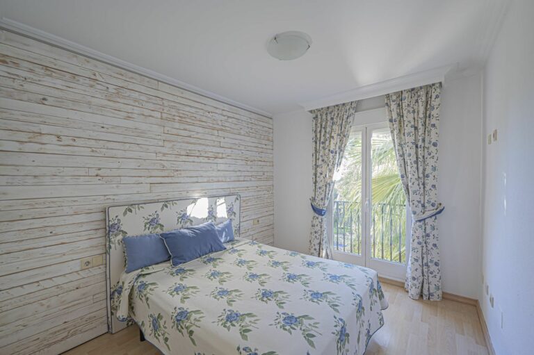 ed1186fd493b80b96339135d1bf1aa1e - 4