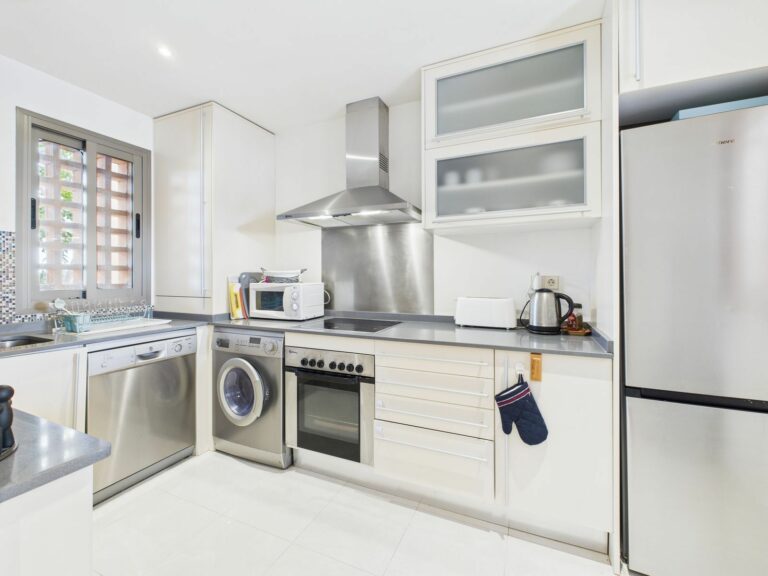 ed2b0b14561c2f0cb7b8ec3b8c1726f3 - 8