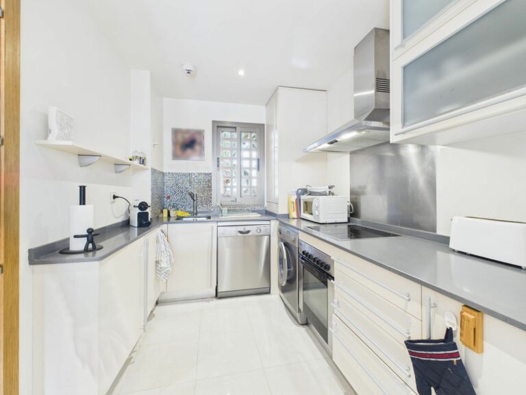 ed2b0b14561c2f0cb7b8ec3b8c1726f3 - 9