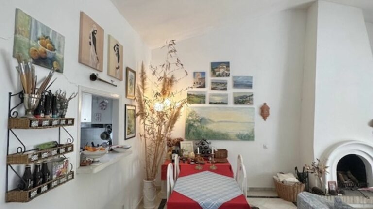 edde27e0616472b9b7089843a3e4ec1a - 10