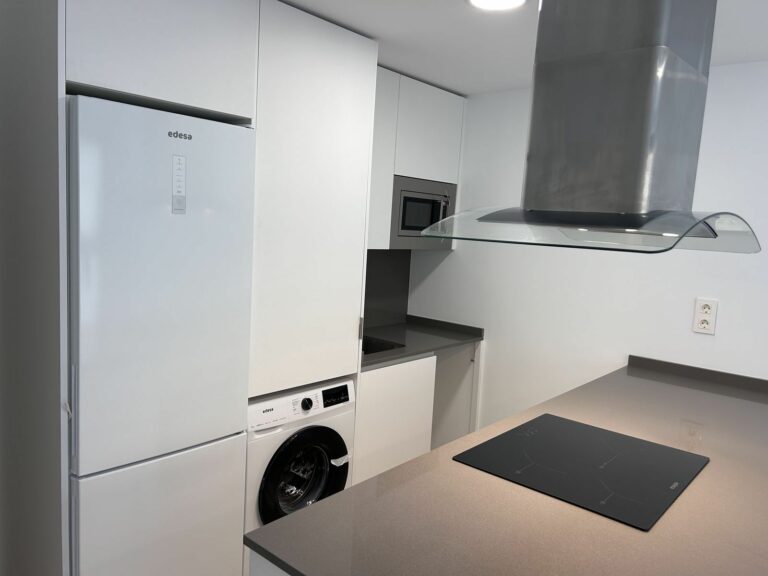 ee139ca55471e285a61f11fcc2d7d817 - 8