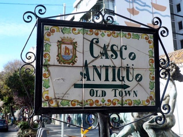 ee3455be0e34f6816cdce4132fe7ba88 - 1