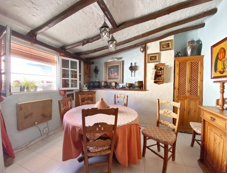 ee3455be0e34f6816cdce4132fe7ba88 - 3