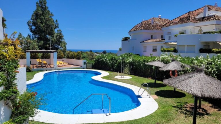 f21917bf852672cbfc6cba2609713e1f - 15