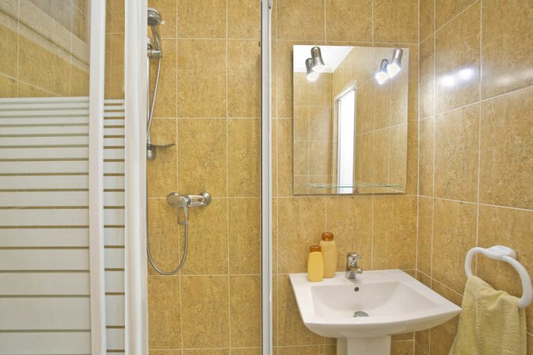 f3ddee8d9570f780496a8950ce69d4cd - 13