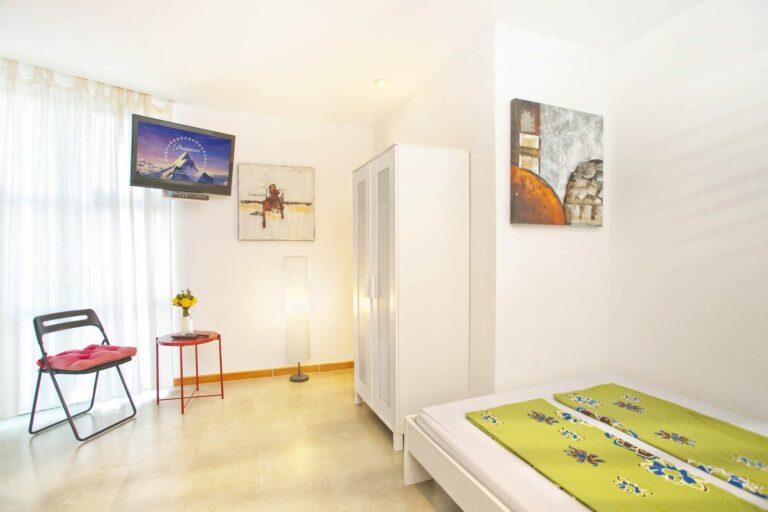 f3ddee8d9570f780496a8950ce69d4cd - 15