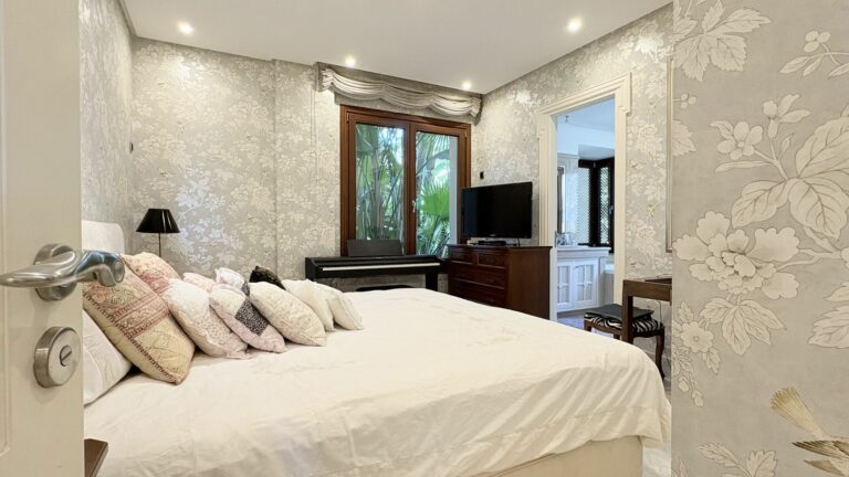 f41e44ceb2d374e726546362f7d5356e - 13