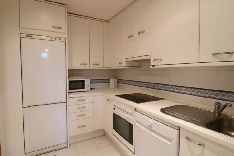 f43dcba760c06ec79ba3f71d5642431b - 12