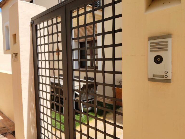 f4e0a3626998d6985239a2a9fb7fabe7 - 16