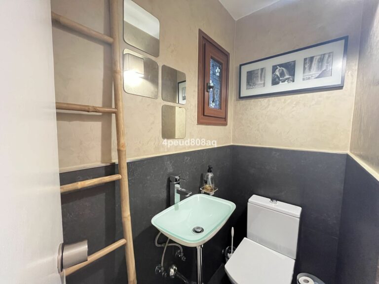 f61150cb37c647fcbd6f09f9b32a77b7 - 13