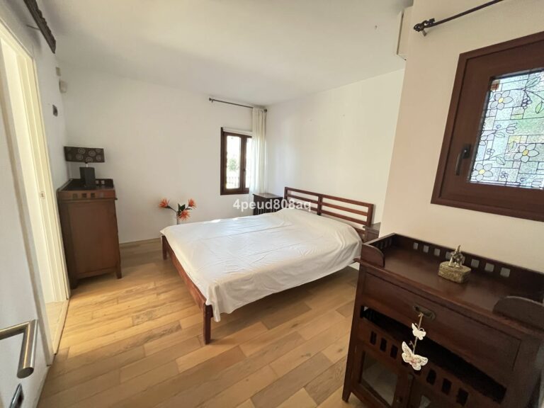 f61150cb37c647fcbd6f09f9b32a77b7 - 16