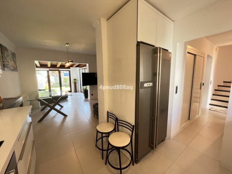 f61150cb37c647fcbd6f09f9b32a77b7 - 7